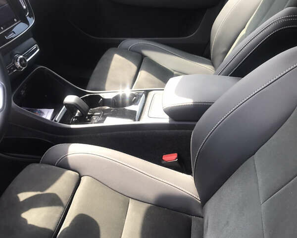 Черный Вольво C40 Recharge, объемом двигателя 0 л и пробегом 56 тыс. км за 27000 $, фото 4 на Automoto.ua