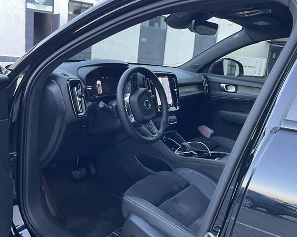 Чорний Вольво C40 Recharge, об'ємом двигуна 0 л та пробігом 100 тис. км за 33700 $, фото 14 на Automoto.ua