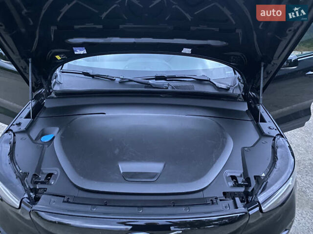 Черный Вольво C40 Recharge, объемом двигателя 0 л и пробегом 49 тыс. км за 26700 $, фото 70 на Automoto.ua