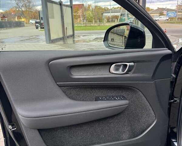 Чорний Вольво C40 Recharge, об'ємом двигуна 0 л та пробігом 75 тис. км за 25000 $, фото 10 на Automoto.ua