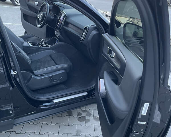 Чорний Вольво C40 Recharge, об'ємом двигуна 0 л та пробігом 100 тис. км за 33700 $, фото 15 на Automoto.ua