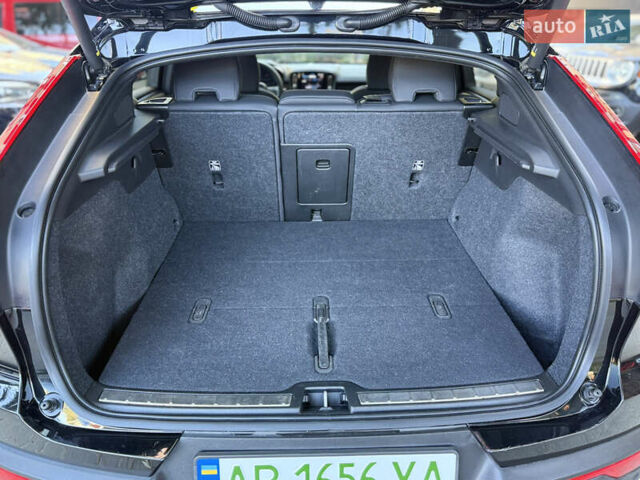 Черный Вольво C40 Recharge, объемом двигателя 0 л и пробегом 44 тыс. км за 28300 $, фото 32 на Automoto.ua