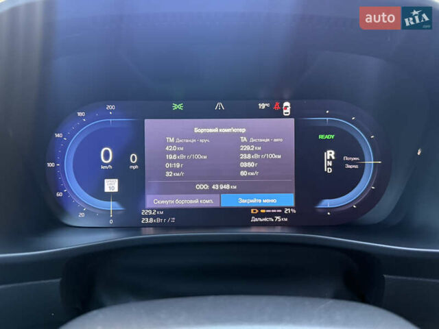 Черный Вольво C40 Recharge, объемом двигателя 0 л и пробегом 44 тыс. км за 28300 $, фото 49 на Automoto.ua