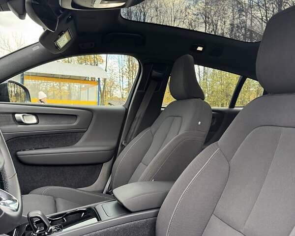 Чорний Вольво C40 Recharge, об'ємом двигуна 0 л та пробігом 75 тис. км за 25000 $, фото 11 на Automoto.ua