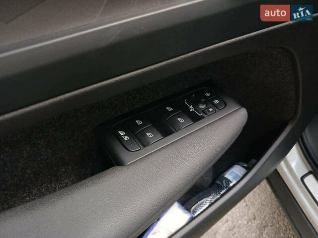 Серый Вольво C40 Recharge, объемом двигателя 0 л и пробегом 21 тыс. км за 41790 $, фото 13 на Automoto.ua