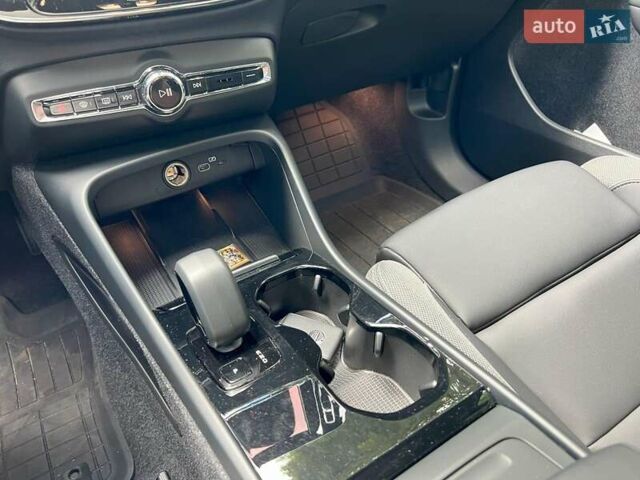 Серый Вольво C40 Recharge, объемом двигателя 0 л и пробегом 21 тыс. км за 40390 $, фото 13 на Automoto.ua