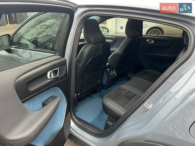 Серый Вольво C40 Recharge, объемом двигателя 0 л и пробегом 12 тыс. км за 29500 $, фото 44 на Automoto.ua