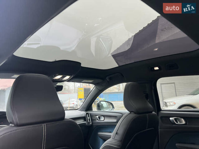 Серый Вольво C40 Recharge, объемом двигателя 0 л и пробегом 12 тыс. км за 29500 $, фото 47 на Automoto.ua