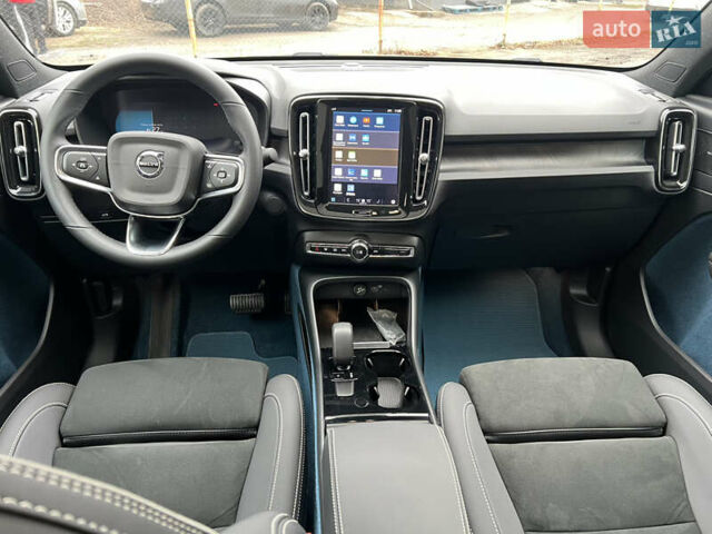 Серый Вольво C40 Recharge, объемом двигателя 0 л и пробегом 12 тыс. км за 29500 $, фото 46 на Automoto.ua