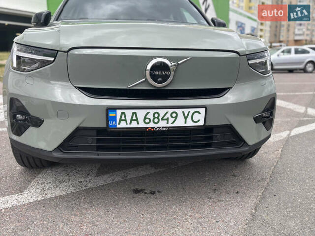 Серый Вольво C40 Recharge, объемом двигателя 0 л и пробегом 16 тыс. км за 40500 $, фото 1 на Automoto.ua