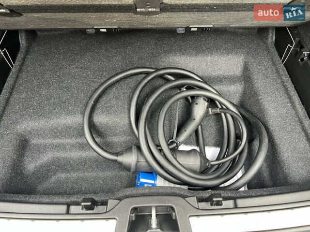 Серый Вольво C40 Recharge, объемом двигателя 0 л и пробегом 12 тыс. км за 29500 $, фото 50 на Automoto.ua