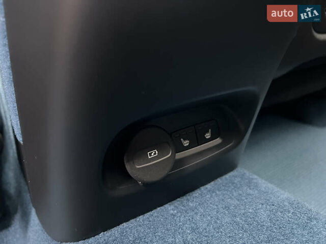 Серый Вольво C40 Recharge, объемом двигателя 0 л и пробегом 12 тыс. км за 29500 $, фото 45 на Automoto.ua