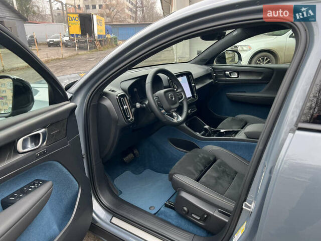 Серый Вольво C40 Recharge, объемом двигателя 0 л и пробегом 12 тыс. км за 29500 $, фото 30 на Automoto.ua