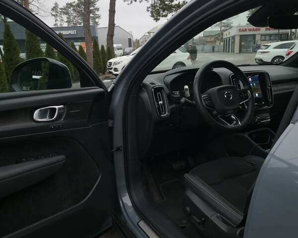 Сірий Вольво C40 Recharge, об'ємом двигуна 0 л та пробігом 68 тис. км за 27900 $, фото 15 на Automoto.ua