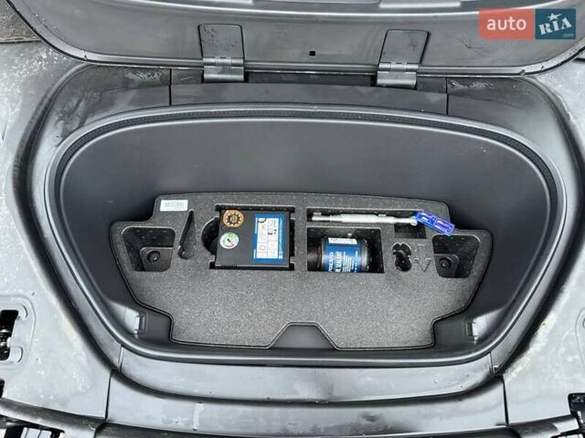 Серый Вольво C40 Recharge, объемом двигателя 0 л и пробегом 21 тыс. км за 18300 $, фото 25 на Automoto.ua