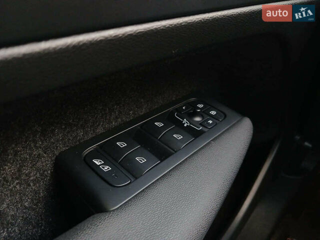 Серый Вольво C40 Recharge, объемом двигателя 0 л и пробегом 21 тыс. км за 41790 $, фото 8 на Automoto.ua