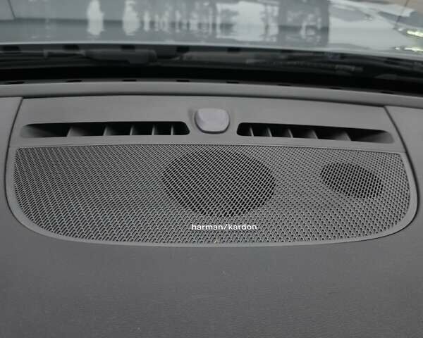 Сірий Вольво C40 Recharge, об'ємом двигуна 0 л та пробігом 68 тис. км за 27900 $, фото 6 на Automoto.ua