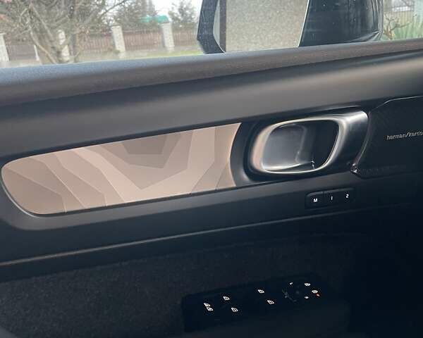 Сірий Вольво C40 Recharge, об'ємом двигуна 0 л та пробігом 69 тис. км за 28500 $, фото 19 на Automoto.ua