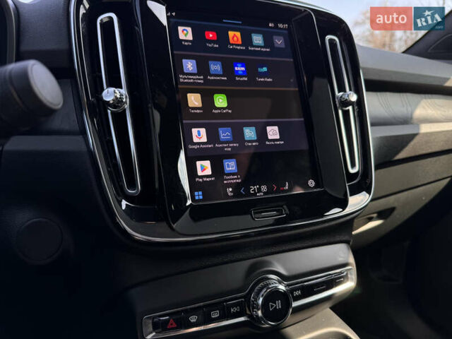 Серый Вольво C40 Recharge, объемом двигателя 0 л и пробегом 32 тыс. км за 29500 $, фото 8 на Automoto.ua