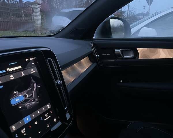 Сірий Вольво C40 Recharge, об'ємом двигуна 0 л та пробігом 69 тис. км за 28500 $, фото 18 на Automoto.ua