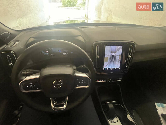 Сірий Вольво C40 Recharge, об'ємом двигуна 0 л та пробігом 25 тис. км за 31000 $, фото 33 на Automoto.ua