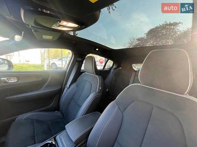 Сірий Вольво C40 Recharge, об'ємом двигуна 0 л та пробігом 69 тис. км за 28500 $, фото 16 на Automoto.ua