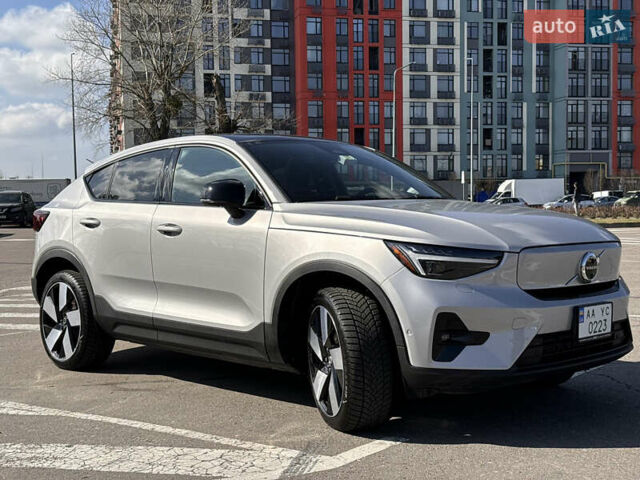 Серый Вольво C40 Recharge, объемом двигателя 0 л и пробегом 32 тыс. км за 29500 $, фото 3 на Automoto.ua