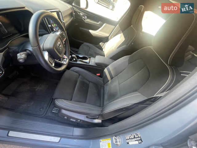 Сірий Вольво C40 Recharge, об'ємом двигуна 0 л та пробігом 25 тис. км за 31000 $, фото 13 на Automoto.ua