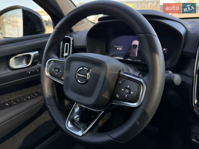 Серый Вольво C40 Recharge, объемом двигателя 0 л и пробегом 32 тыс. км за 29500 $, фото 6 на Automoto.ua