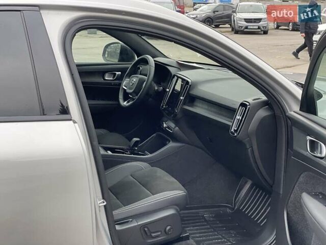 Серый Вольво C40 Recharge, объемом двигателя 0 л и пробегом 11 тыс. км за 26200 $, фото 9 на Automoto.ua