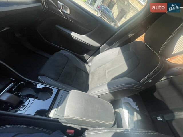 Сірий Вольво C40 Recharge, об'ємом двигуна 0 л та пробігом 25 тис. км за 31000 $, фото 25 на Automoto.ua