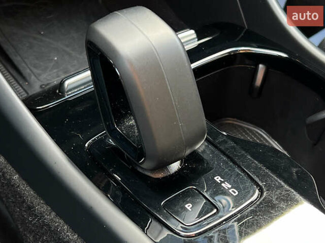 Серый Вольво C40 Recharge, объемом двигателя 0 л и пробегом 28 тыс. км за 28800 $, фото 18 на Automoto.ua