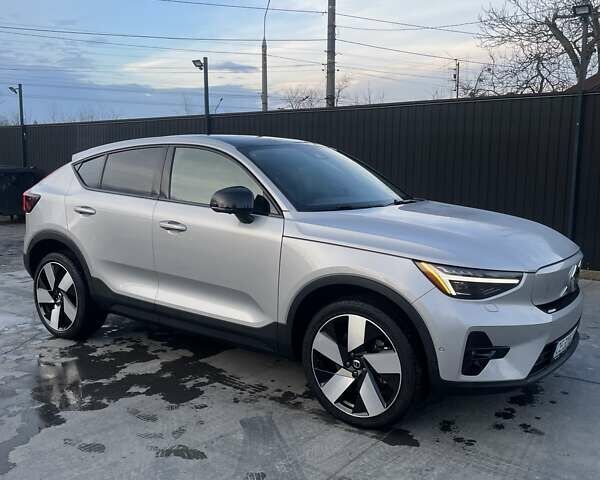 Сірий Вольво C40 Recharge, об'ємом двигуна 0 л та пробігом 69 тис. км за 28500 $, фото 4 на Automoto.ua