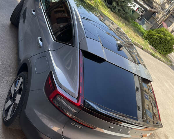 Сірий Вольво C40 Recharge, об'ємом двигуна 0 л та пробігом 25 тис. км за 31000 $, фото 4 на Automoto.ua