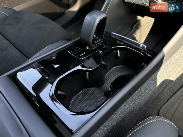 Серый Вольво C40 Recharge, объемом двигателя 0 л и пробегом 32 тыс. км за 29500 $, фото 7 на Automoto.ua