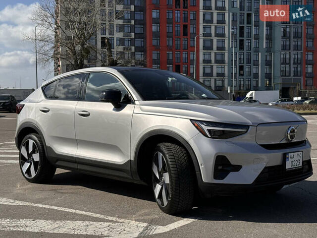 Серый Вольво C40 Recharge, объемом двигателя 0 л и пробегом 32 тыс. км за 29500 $, фото 2 на Automoto.ua