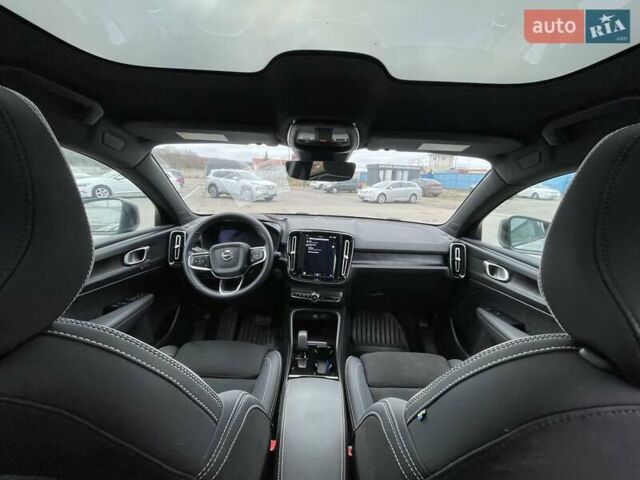 Серый Вольво C40 Recharge, объемом двигателя 0 л и пробегом 11 тыс. км за 26200 $, фото 8 на Automoto.ua