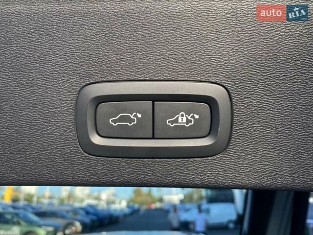 Серый Вольво C40 Recharge, объемом двигателя 0 л и пробегом 16 тыс. км за 47907 $, фото 7 на Automoto.ua