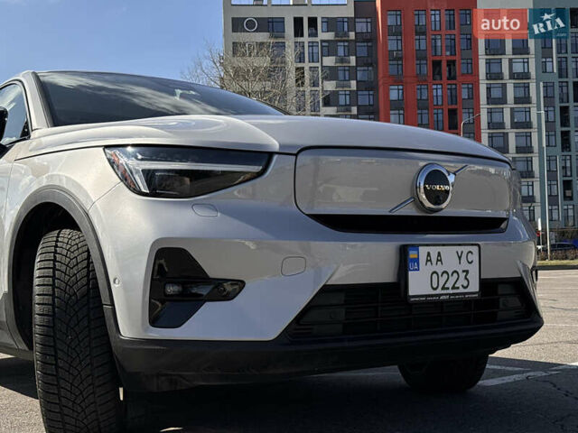 Серый Вольво C40 Recharge, объемом двигателя 0 л и пробегом 32 тыс. км за 29500 $, фото 1 на Automoto.ua