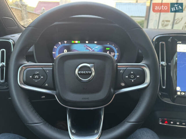Серый Вольво C40 Recharge, объемом двигателя 0 л и пробегом 4 тыс. км за 34000 $, фото 9 на Automoto.ua