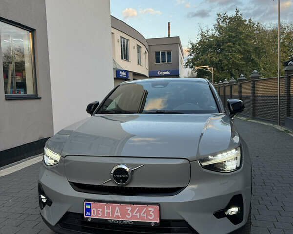 Серый Вольво C40 Recharge, объемом двигателя 0 л и пробегом 4 тыс. км за 34000 $, фото 2 на Automoto.ua
