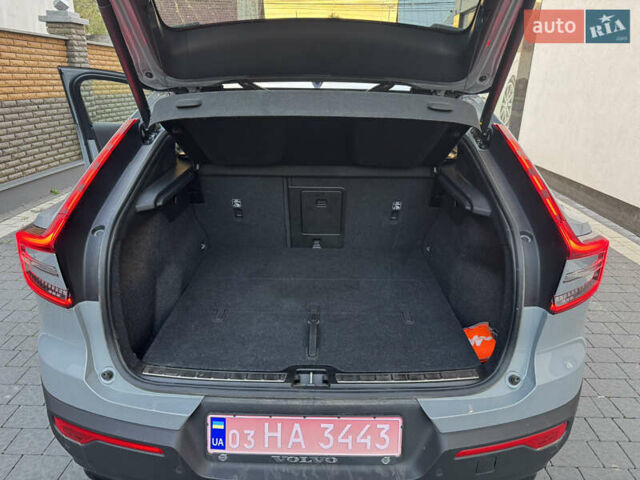 Серый Вольво C40 Recharge, объемом двигателя 0 л и пробегом 4 тыс. км за 34000 $, фото 8 на Automoto.ua