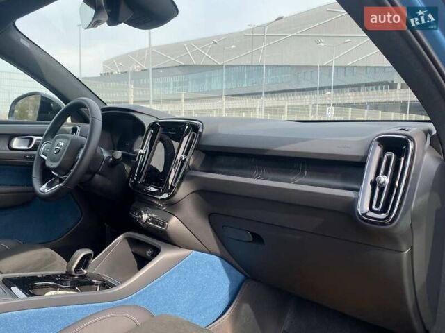Синий Вольво C40 Recharge, объемом двигателя 0 л и пробегом 51 тыс. км за 31500 $, фото 23 на Automoto.ua