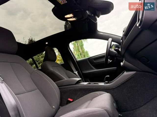 Синий Вольво C40 Recharge, объемом двигателя 0 л и пробегом 43 тыс. км за 28333 $, фото 4 на Automoto.ua