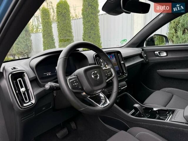 Синий Вольво C40 Recharge, объемом двигателя 0 л и пробегом 43 тыс. км за 28333 $, фото 3 на Automoto.ua