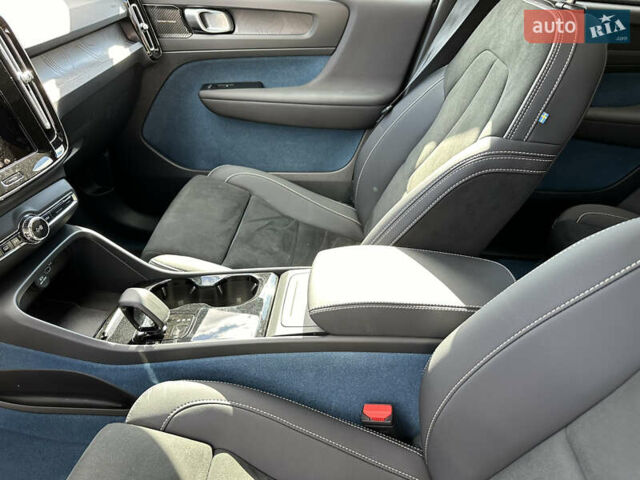 Синій Вольво C40 Recharge, об'ємом двигуна 0 л та пробігом 25 тис. км за 32800 $, фото 19 на Automoto.ua