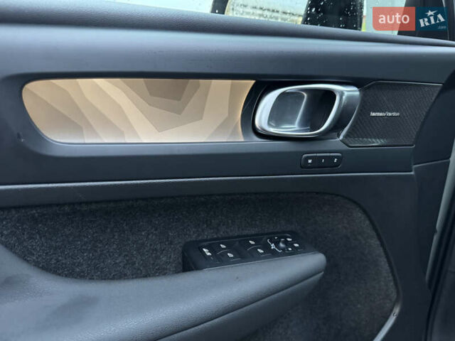 Зеленый Вольво C40 Recharge, объемом двигателя 0 л и пробегом 26 тыс. км за 33999 $, фото 21 на Automoto.ua