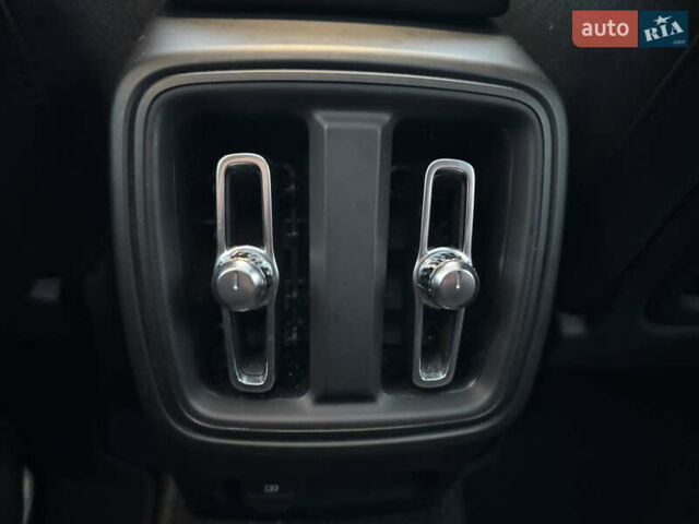 Зеленый Вольво C40 Recharge, объемом двигателя 0 л и пробегом 26 тыс. км за 33999 $, фото 24 на Automoto.ua