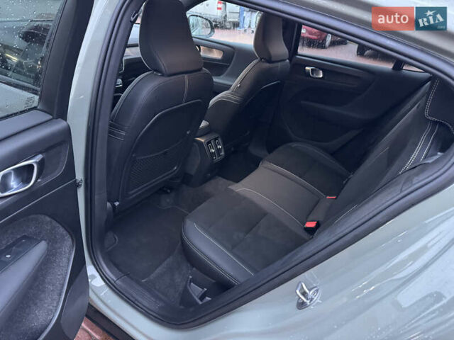 Зеленый Вольво C40 Recharge, объемом двигателя 0 л и пробегом 26 тыс. км за 33999 $, фото 28 на Automoto.ua