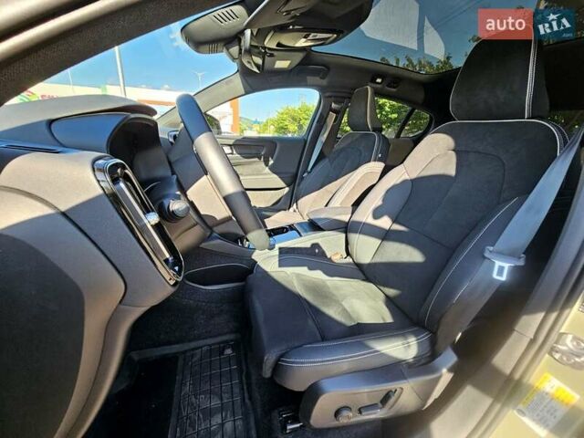 Зеленый Вольво C40 Recharge, объемом двигателя 0 л и пробегом 14 тыс. км за 37000 $, фото 17 на Automoto.ua